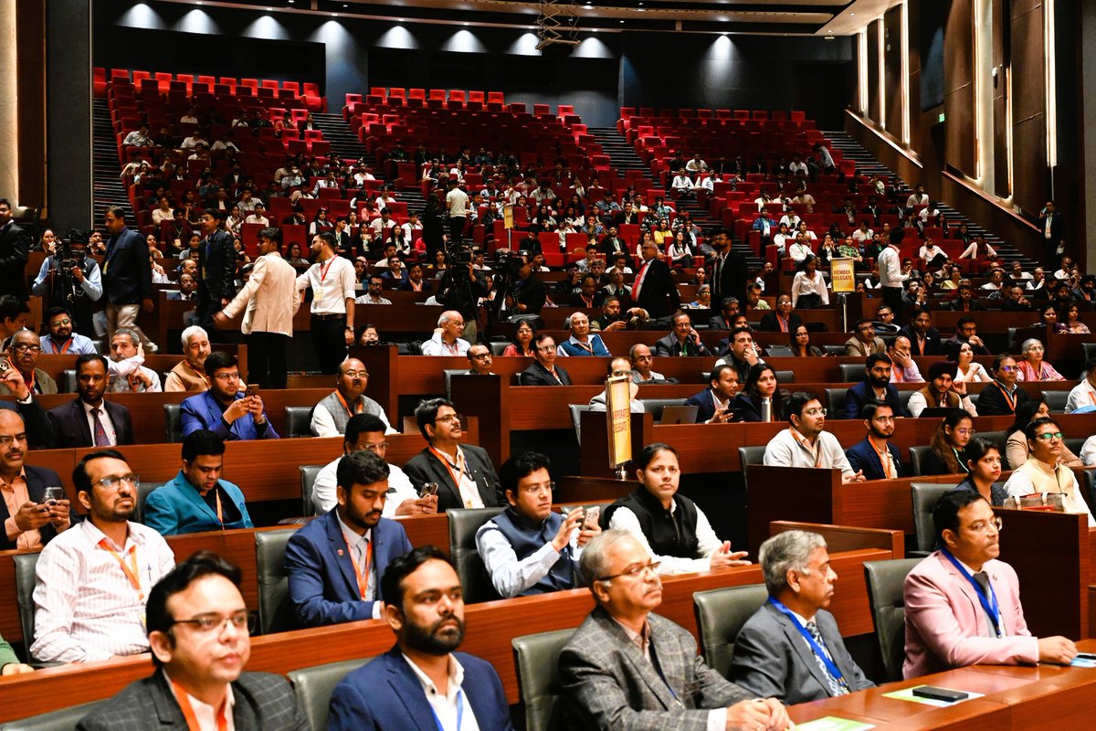 ombirlakota's tweet image. आज दिल्ली में The Institute of Cost Accountants of India (ICMAI) द्वारा आयोजित दो दिवसीय सेमिनार के उद्घाटन सत्र में सम्मिलित होकर Cost management क्षेत्र के प्रोफेशनल्स और स्टूडेंट्स को संबोधित किया।

आज भारत दुनिया की तेज़ी से बढ़ती अर्थव्यवस्था के रूप में गतिमान है। पिछले कुछ…