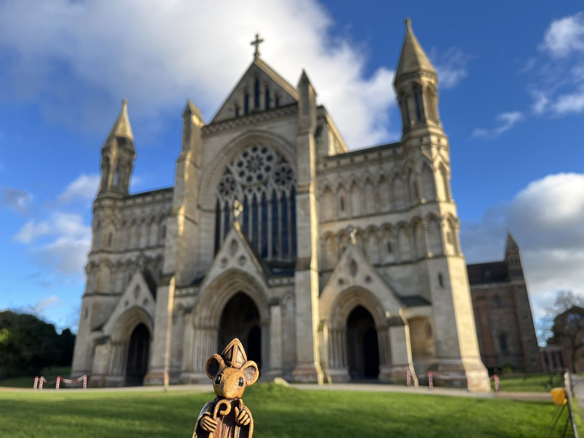 Mouse Bishop of St Albans tweet media