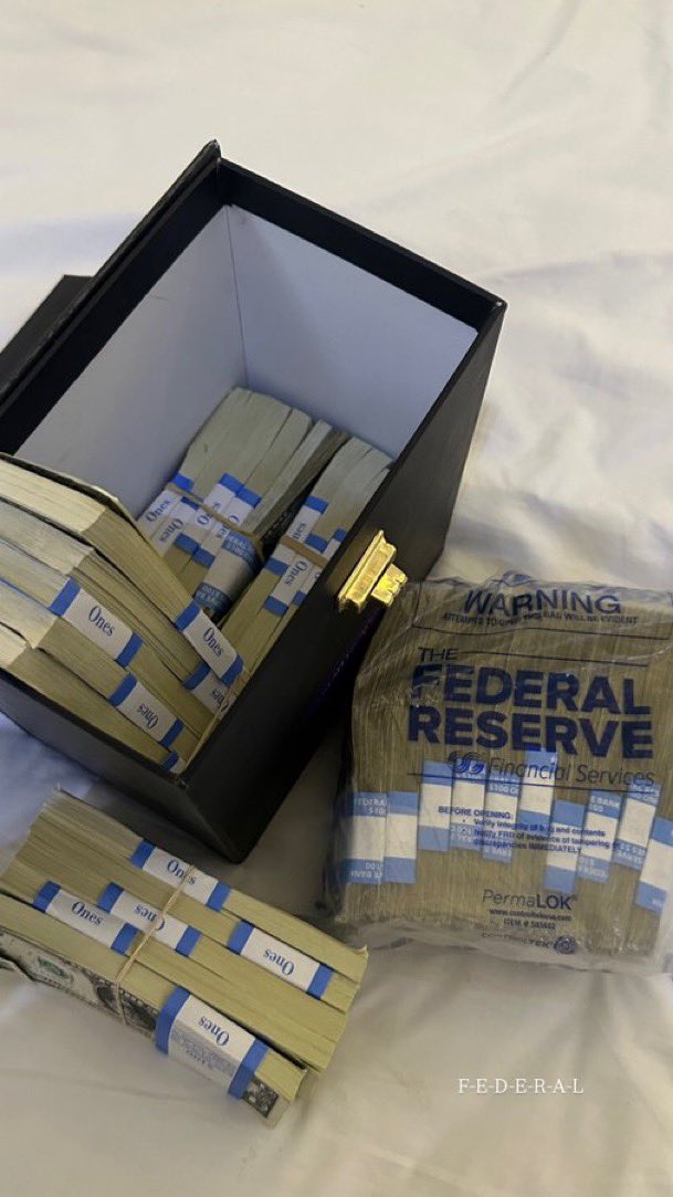 Tripsmartt's tweet photo. But how did Diana eneje get this federal reserve nylon just asking 😭 https://t.co/GEQ6dyf1um