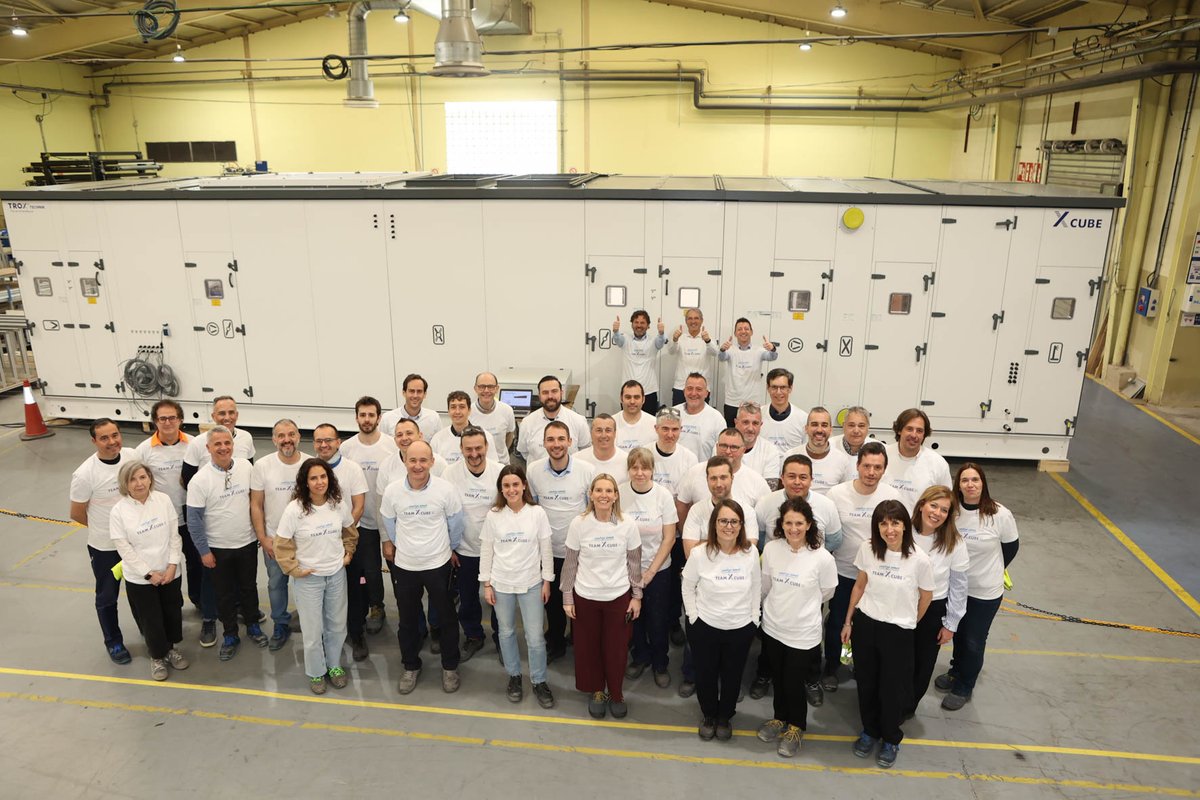 TROXSpain's tweet photo. 📍Ayer recibimos en Zaragoza la visita de Udo Jung, Director General del GRUPO TROX, y de Karl Palmstorfer, Director International Business para la inauguración oficial de la nueva línea de unidades X-CUBE en nuestra fábrica. 🏭
#TROX #XCUBE #Innovación #CalidadDelAire https://t.co/obq5d3QPLk