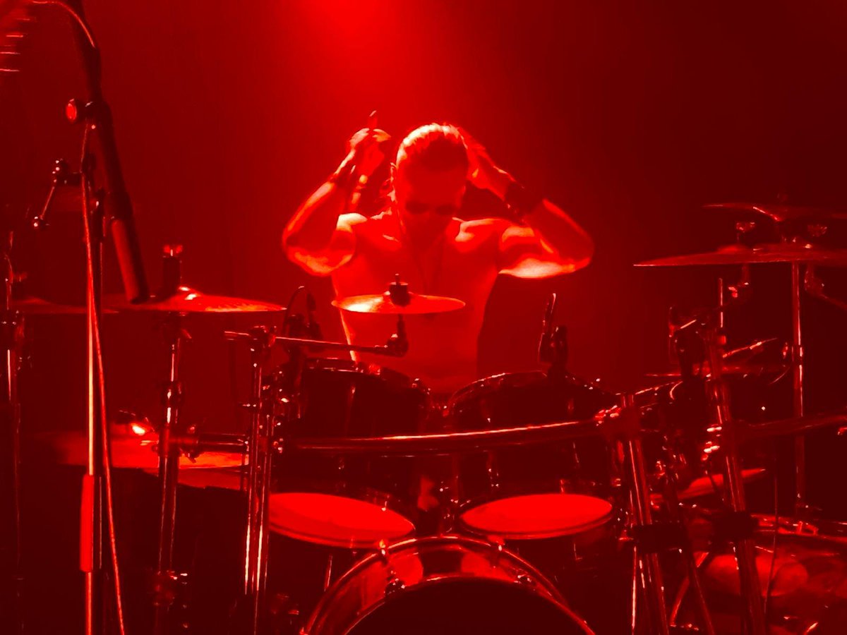 Bienvenue à Arthur Bourreau parmi les PROF-GALAXY !

Arthur, après être venu en masterclass Prof-Galaxy et avoir suivi au préalable sa formation Poum Tchak Académie en formule 2 (avec 2 à 6 autres Padawans pour le tronc commun),a souhaité mener deux quêtes : professorat + artiste