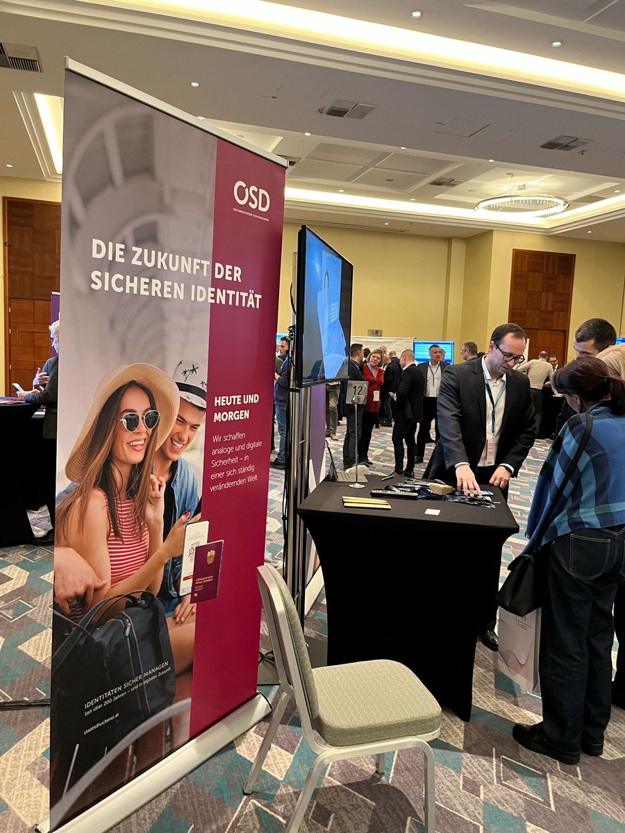 youniqx's tweet image. Fresh from #FRONTEX Industry Day 2025 in Warsaw! 🇵🇱 We showcased our digital ID &amp;amp; secure ID document solutions, featuring the powerful OSD Biometric Barcode technology 🔒 #DigitalID #DocumentSecurity #CHECKAT #OSD #youniqx