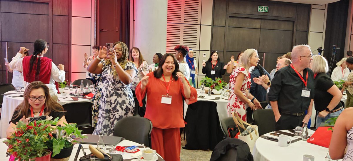 lucybrazier's tweet photo. And we’re off! Welcome to Executive Support LIVE. #Johannesburg #ESLIVE
Huge thanks to Absa Group for sponsoring this years event. Doesn’t it look beautiful?! 🤗
#LIVEisLifeChanging #executiveassistant #personalassistant https://t.co/8U8YxI0vCZ
