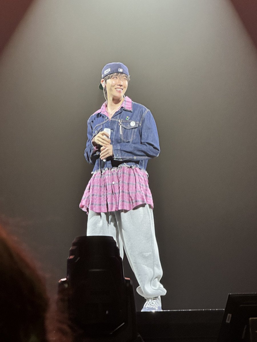 kkukvmin's tweet image. the star, whoʼs born to be on stage.