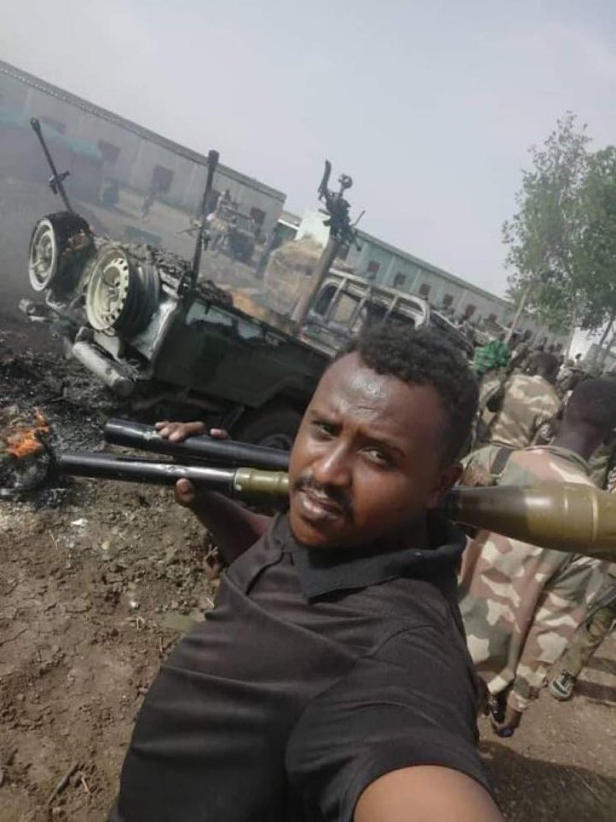 الله يجعل شهر رمضان برداً وسلاماً على جنودنا اللي صايمين في حرارة الذخيرة وسط كثافة النيران وفي الخنادق بعيدين من بيوتهم وأهلهم عشاننا وعشان السودان
ربنا يتقبل جهادهم وينصرهم ويمكنهم من أعدائهم