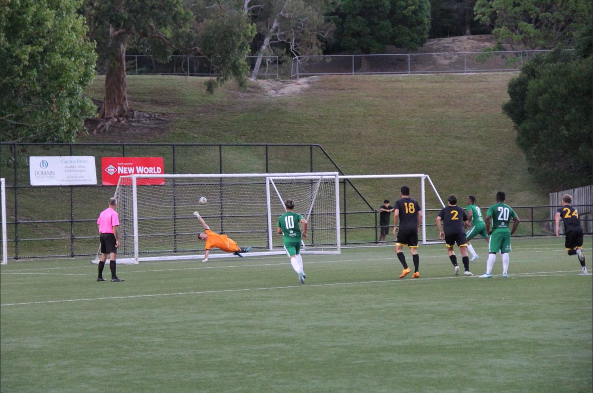 Yousaf Mohamed, ancien du championnat de #Gibraltar, s'engage en Nouvelle-Zélande ! 👏

Le milieu de terrain de 25 ans, passé par <a href="/glacis_united/">Glacis United</a> (6 matchs, 1 passe), s'est engagé avec le Bay Olympic, en première division. 

Il a déjà marqué un but en amical.  

#Mercato