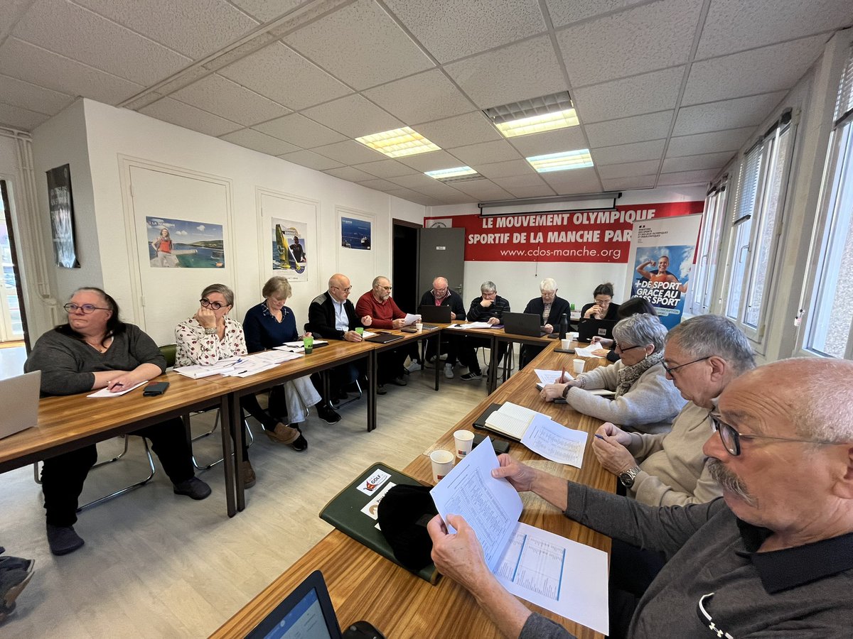 Le #Cdos50 en conseil d’administration ce matin pour la dernière fois du mandat 2021-2025, et pour la dernière fois sous la présidence de Alain #Thiebot. Ce dernier a remercié les salariés et les élus pour ces quatre ans. L’élection aura lieu le 25 mars au <a href="/LaManche50/">Département de la Manche</a>