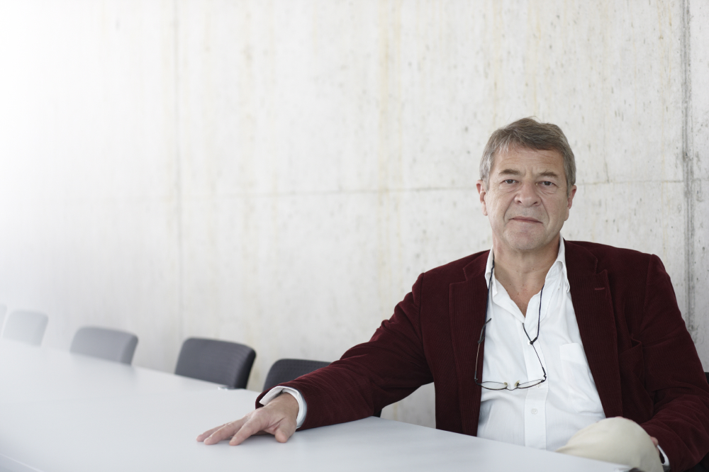 Vor 10 Jahren verstarb Kurt Imhof – Mitbegründer und langjähriger Direktor des fög, scharfsinniger Denker und unbequemer Kritiker. Sein Werk erinnert daran, dass eine lebendige Demokratie eine kritische und informierte Öffentlichkeit braucht. foeg.uzh.ch/de/news/2025/1…
#uzh #medien