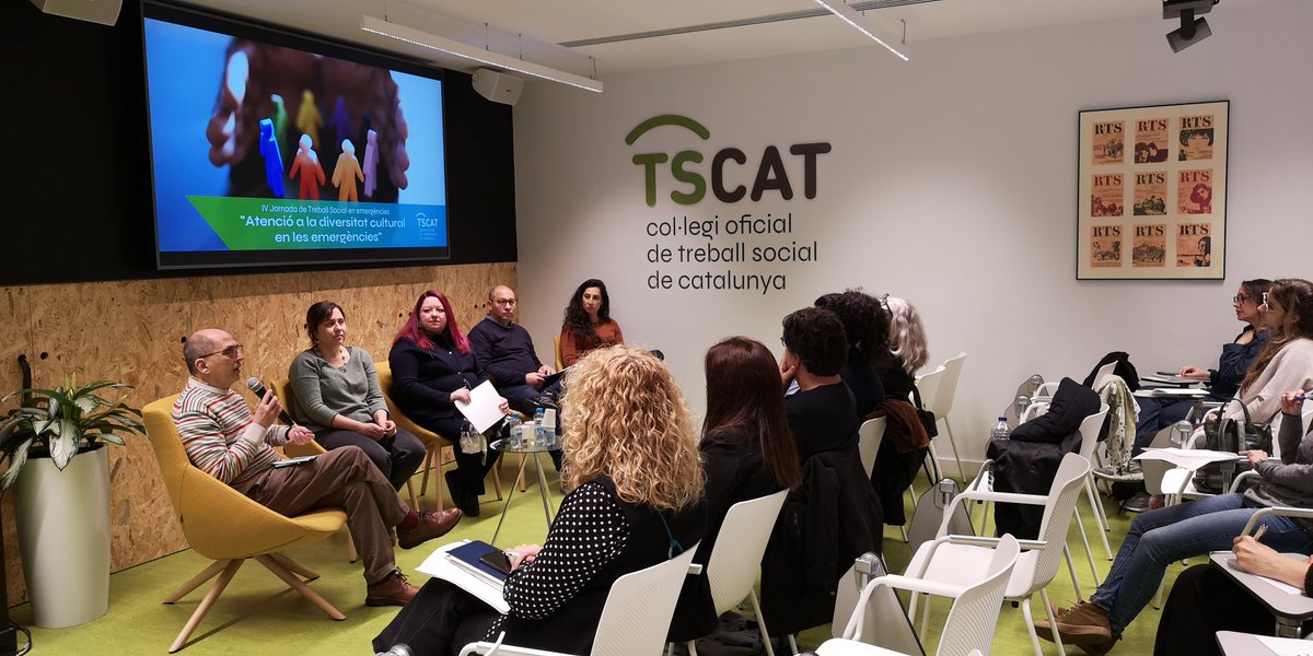 En marxa la IV Jornada de Treball Social en emergències: "Atenció a la diversitat cultural en les emergències", organitzada per la Comissió d'#Emergències del #TSCAT. 

La podeu seguir a través del nostre Youtube 👇
youtube.com/watch?v=sGstKX…