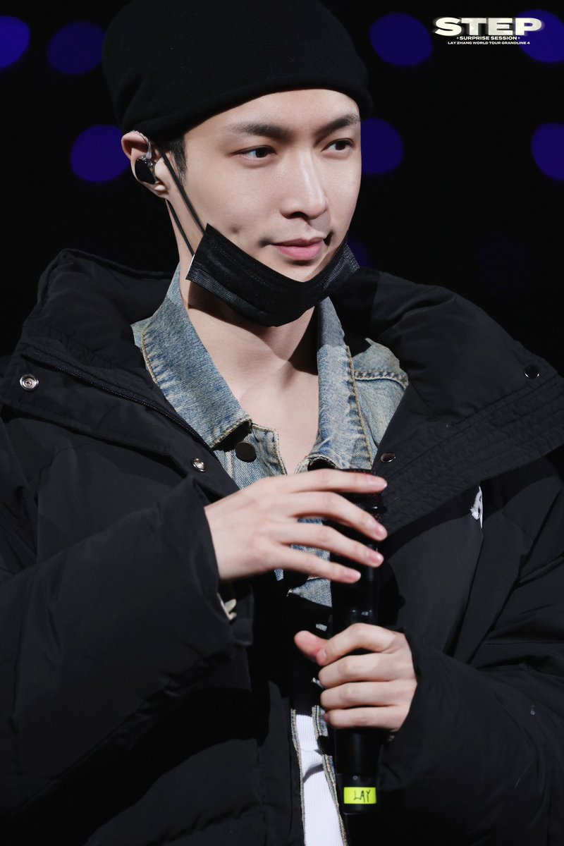 The burning love converges into the driving force for Captain <a href="/layzhang/">Lay Zhang</a> to move forward. We look forward to joining this grand feast in the name of love with you. 
For the Zhengzhou stop of <a href="/layzhang/">Lay Zhang</a>'s Grandline 4 - STEP Concert, let's meet on board at 19:30 tonight! 
#LAY