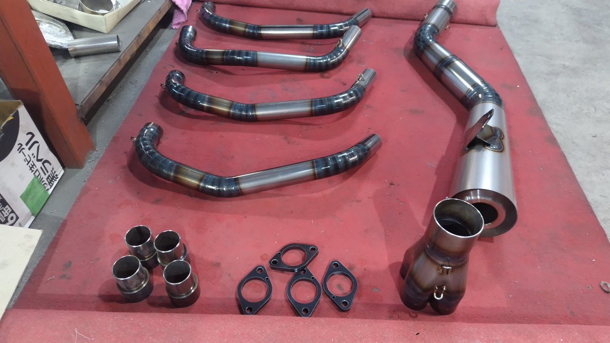 SSP_Factory's tweet photo. GSX1100用のワギリマフラーを製作しました‼️

弊社既製品になりますが手を抜くことなくワンオフクオリティで製作しております❗️
鉄特有の焼き色を残したクリア仕上げはなんとも言い難い味わいがありますね…

ご注文ありがとうございました❗️ https://t.co/UC16roZQv1
