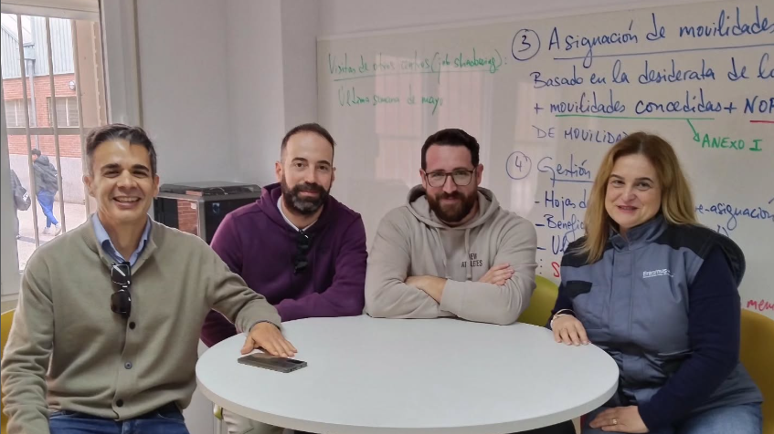 📢 El #ParqueCientífico y el IES Canónigo Manchón de Crevillente se reúnen para explorar posibles vías de colaboración.

👉Esta reunión se enmarca en las actividades del centro educativo para fomentar el emprendimiento.

🗞️ Lee la noticia completa aquí:
parquecientificoumh.es/noticias/colab…