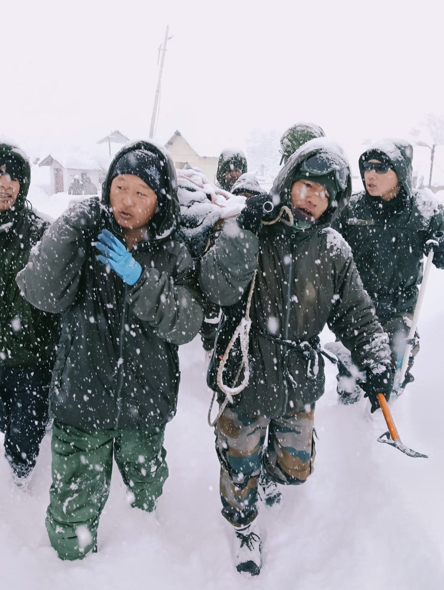 suryacommand's tweet image. #IndianArmy
#SuryaCommand
An avalanche struck a GREF Camp near Mana village in Garhwal Sector. A number of labourers are feared to be trapped. Indian Army’s IBEX BRIGADE swiftly launched rescue operations inspite of continuing heavy snowfall and minor avalanches. So far 10…
