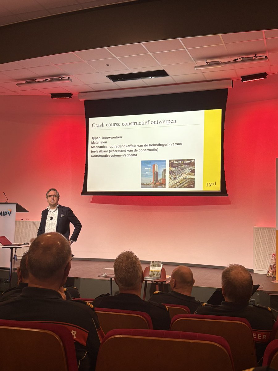 Vandaag zijn wij met bijna alle operationeel leidinggevende van alle STH-teams aanwezig bij het <a href="/NIPV_NL/">NIPV</a>. Op het programma o.a. twee sprekers; Dhr. Terwel, voorzitter van de Taskforce Forensic Structural Engineering, en Dhr Zandbergen, lid van de <a href="/Onderzoeksraad/">Onderzoeksraad</a>.