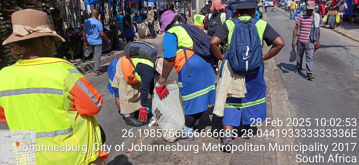 CleanerJoburg's tweet photo. #WorkWorkWorkWork .... Friday Fun with #ASD Inner city Art Gallery @RegionF_Joburg @CityofJoburgZA @JackSekwaila #ReimagineJoburg https://t.co/5kTcMDUHWD