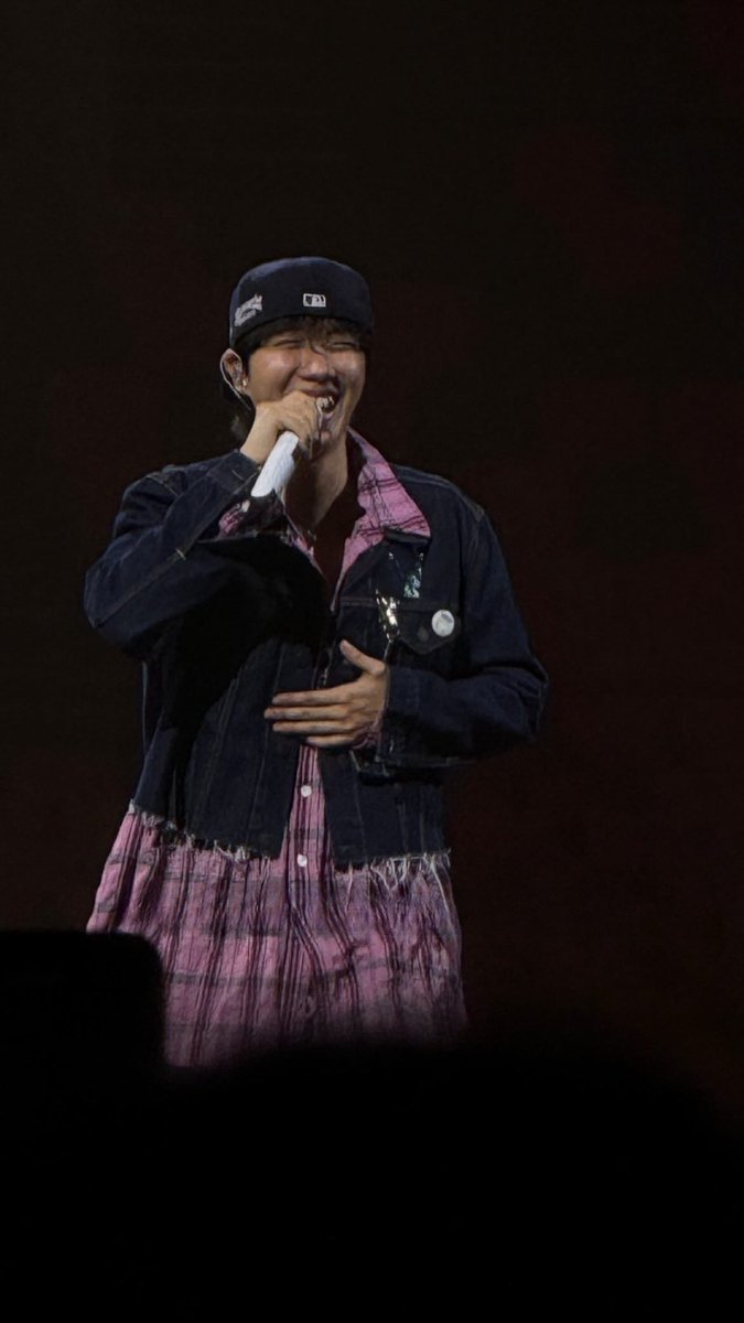 vikki_koval's tweet photo. Hope on the stage in Seoul. Day 1. Sound check #HOPE_ON_THE_STAGE_TOUR_SEOUL #HOPE_ON_STAGE_TOUR https://t.co/rTVvowXUWV