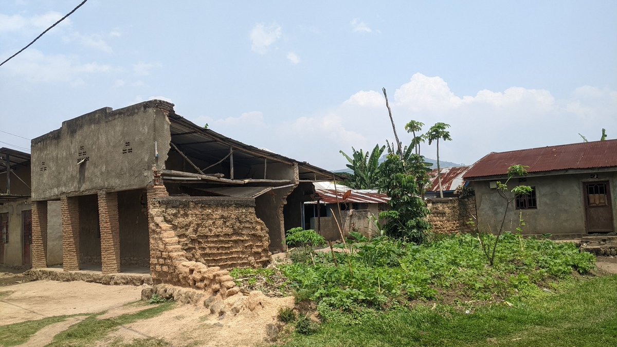 KigaliUpNews's tweet photo. Authorities in @RubavuDistrict have reaffirmed their commitment to providing new homes for families displaced by severe landslides &amp; floods, mainly caused by the #Sebeya River overflowing its banks.
Nyabihu, Rutsiro, Karongi, Ngororero, and Burera Districts were also hit in 2023. https://t.co/Ij0MbmhWf8