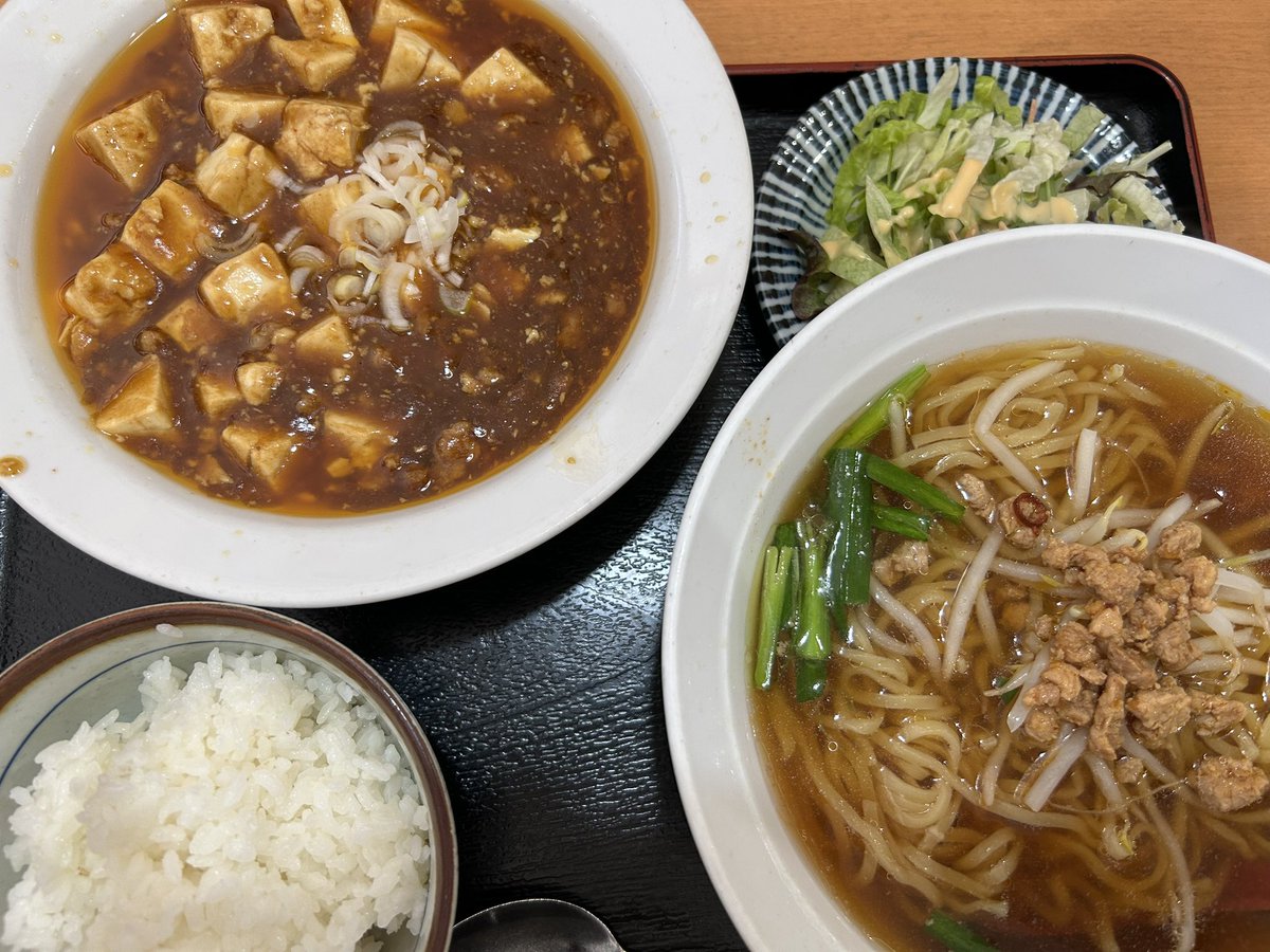 砂埃を巻き上げて真っ白になりながら中華を食べに

麻婆豆腐ランチのご飯もラーメンも一人前でお腹いっぱい