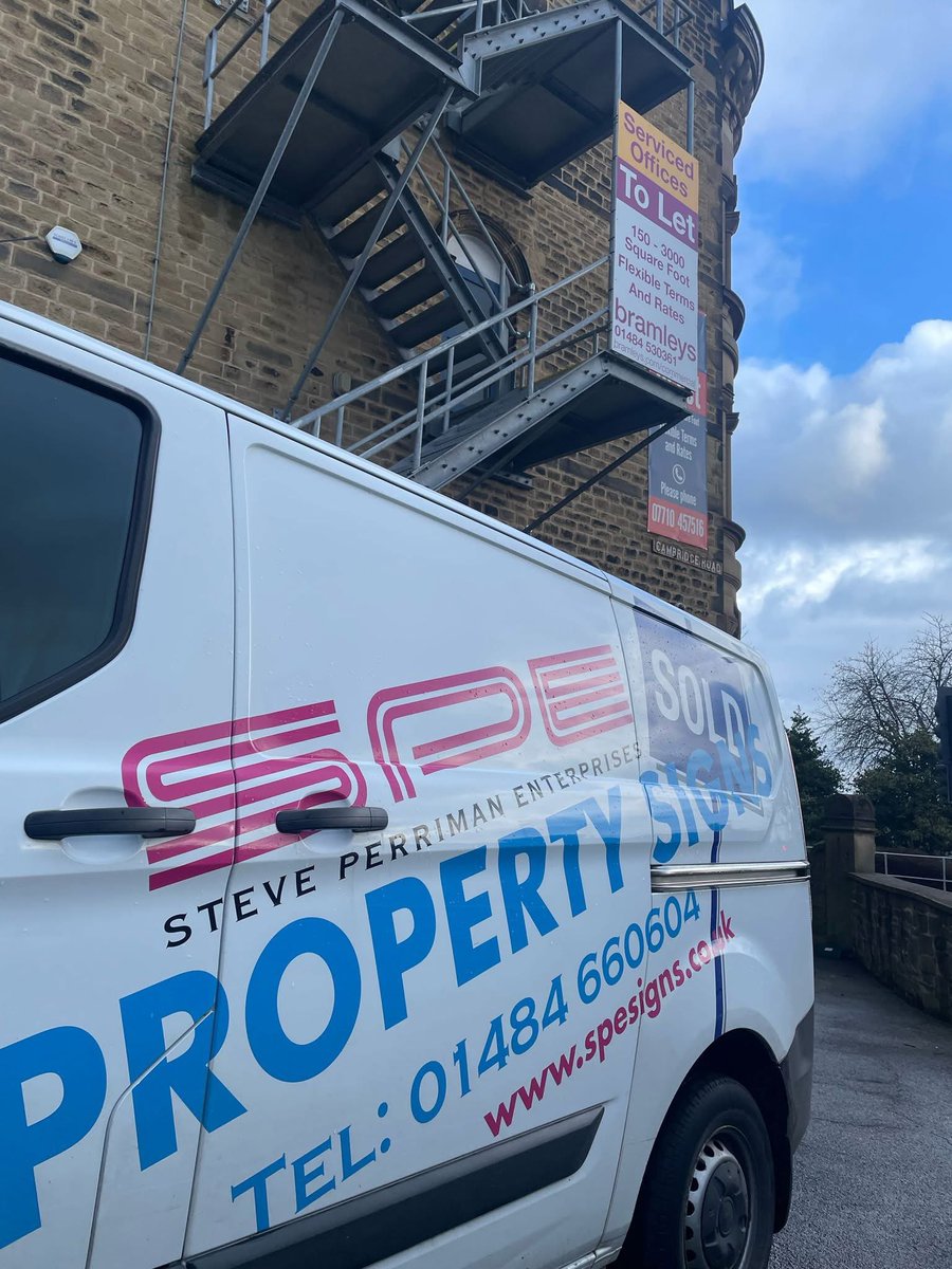 spe_signs's tweet image. Take a look at these eye-catching 8 x 4 Ad Boards we’ve installed - Whatever your signage needs team SPE can help, Give us a call on 01484 660604 #advertisingboard  #marketyourbusiness Smart Properties HD @BramsCommercial @WhitegatesHudds Huddersfield Lettings &amp;amp; Estate Agents