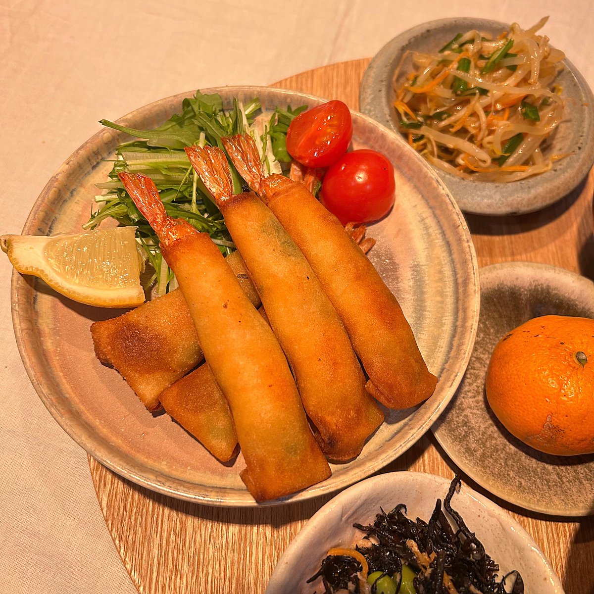 yumegohan__'s tweet photo. 『人生で食べた春巻きの中で
  1番美味い！！！』
って褒められた 🤤🤍
　
超〜！！パリパリ食感の
えび丸ごと春巻き 🦐
　
マジでこれ、大優勝しすぎてて
毎日食べたいです 🥇 https://t.co/UJvQ2lAZsa