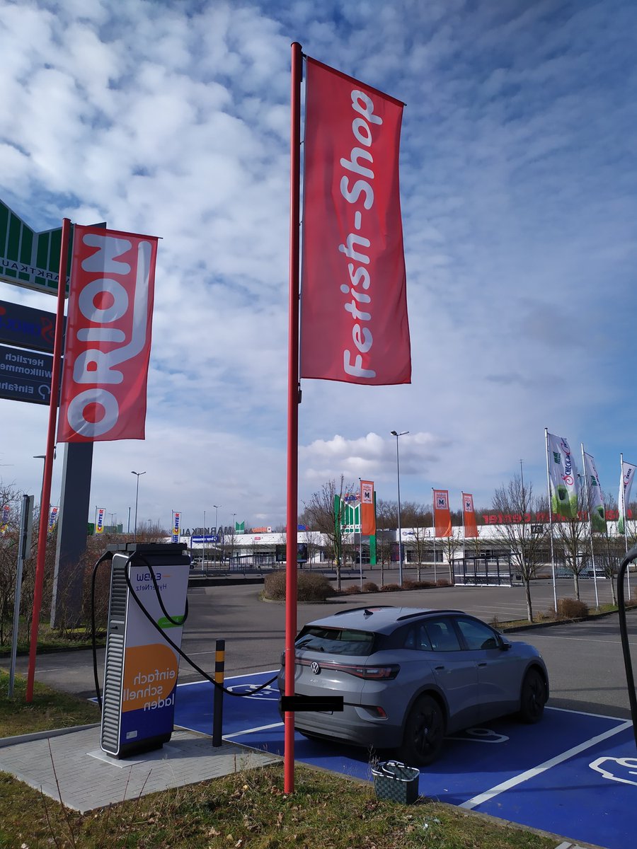 I found the right spot and plugged it in 😉