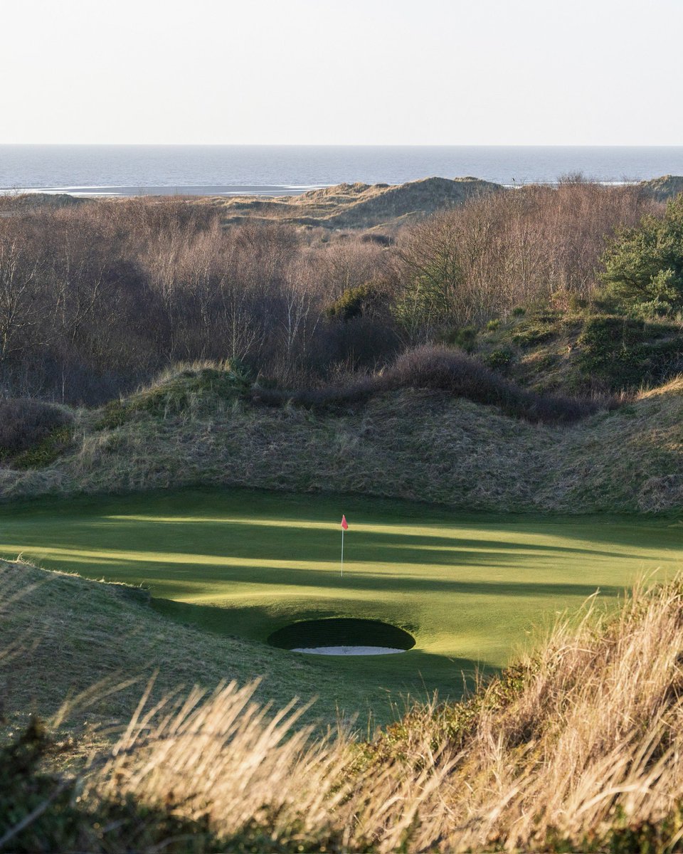 The towering dunes of the back nine and the Irish Sea. Can you name the hole?
#hillsidegolfclub #linksgolf #southport #englandgolf