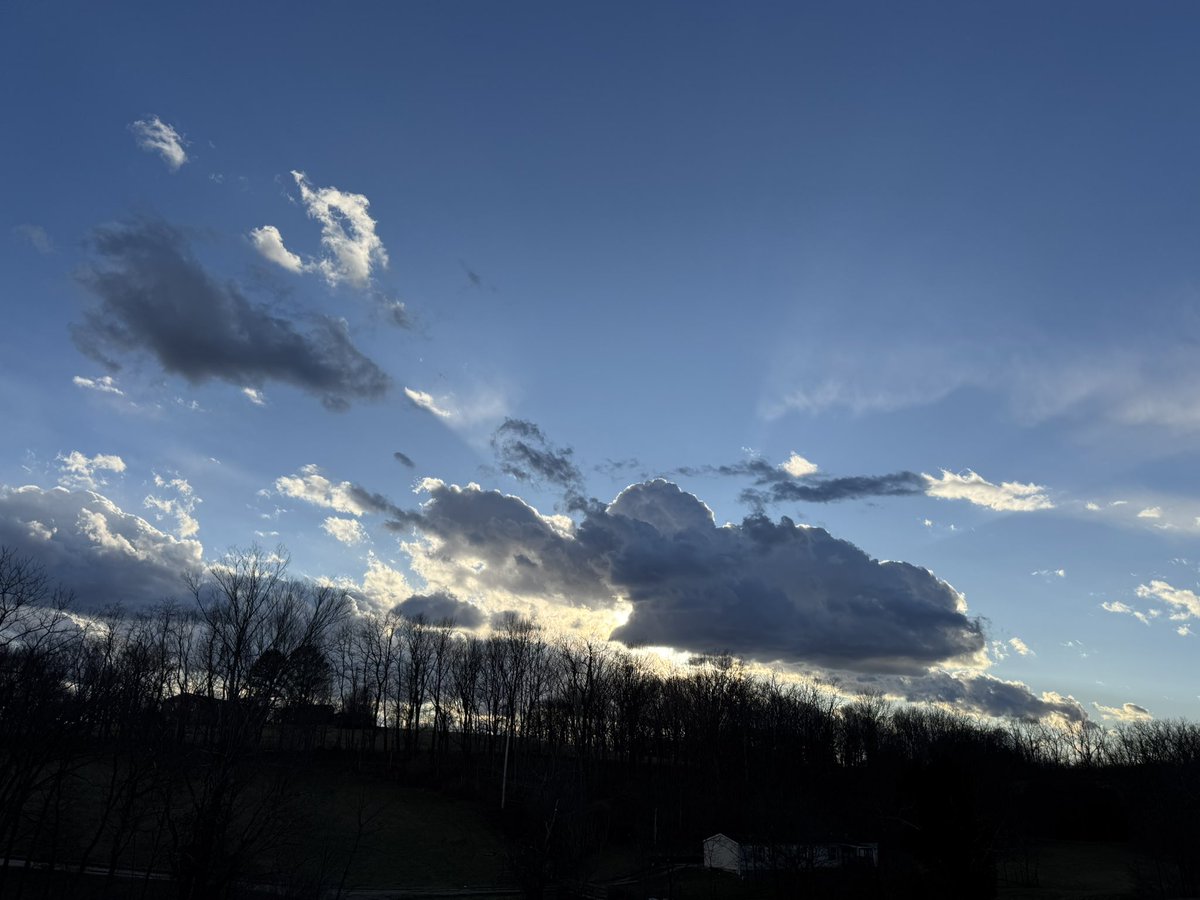 Tammy Whitaker (@tianky3) on Twitter photo I hope everyone has a great Friday. Beautiful sky in Millville yesterday and this morning. <a href="/Kentuckyweather/">Chris Bailey🌪️⚡️</a> #KYWX I hope everyone has a great Friday. Beautiful sky in Millville yesterday and this morning. <a href="/Kentuckyweather/">Chris Bailey🌪️⚡️</a> #KYWX