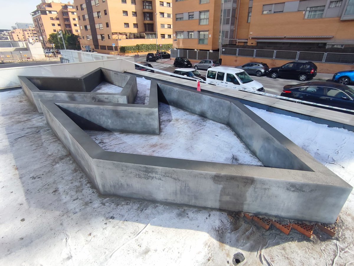 🪨Exciting work underway in Madrid! 🫧Fresh photos are in of the multi-stage constructed wetland pilot is taking shape which can 
✔️ Treat grey water naturally
✔️ Enhance water quality
✔️ Enable water reuse for non-potable needs

Stay tuned➡️nice-nbs.eu/urban-real-lab…