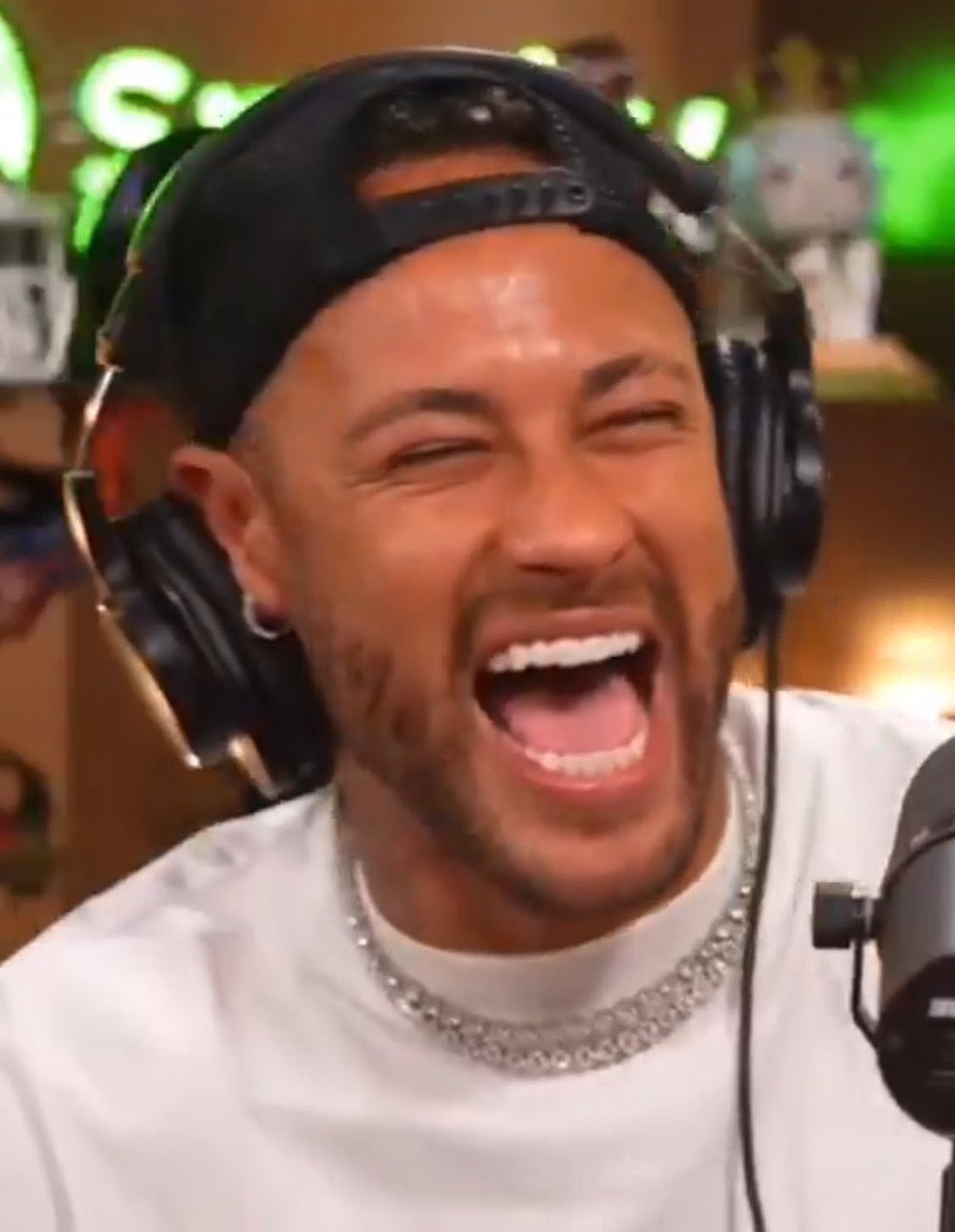 _BeFootball's tweet photo. Neymar 🇧🇷😭 :

« Cristiano Ronaldo 🇵🇹 a dit qu’il était le meilleur joueur de l’histoire ? 𝗤𝘂𝗲𝘀𝘁𝗶𝗼𝗻 𝘀𝘂𝗶𝘃𝗮𝗻𝘁𝗲 𝘀’𝗶𝗹 𝘃𝗼𝘂𝘀 𝗽𝗹𝗮𝗶̂𝘁. »

(@Podpah) https://t.co/cFK1mr0CRE