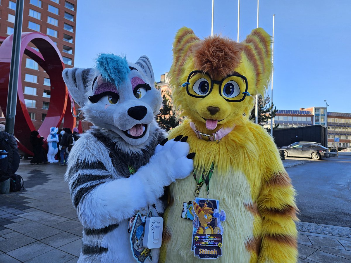 Lombaaaaaax!!!!!!

🐱 <a href="/ShizahLombax/">Shizah 🇩🇪</a> 

#FursuitsFriday #nfc25