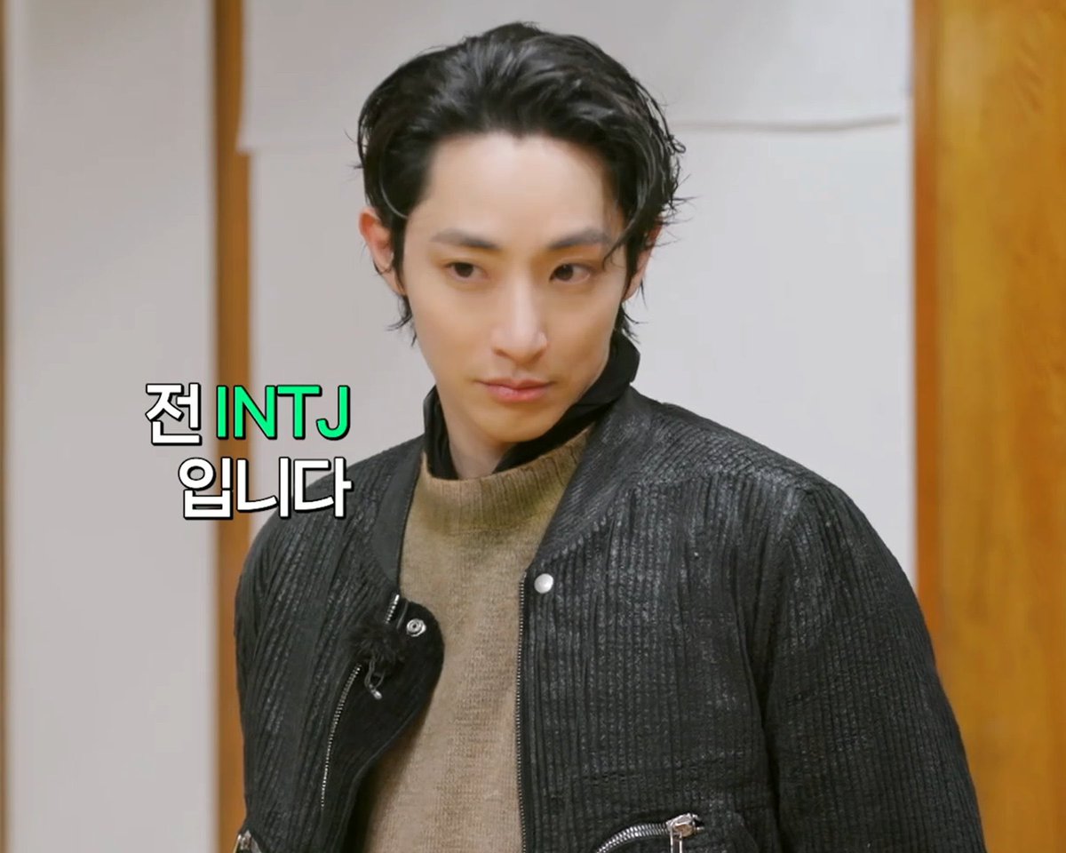lxxxsuxxx's tweet photo. 진짜 누가봐도 확신의 대문자 INTJ https://t.co/w2cH45mQZp
