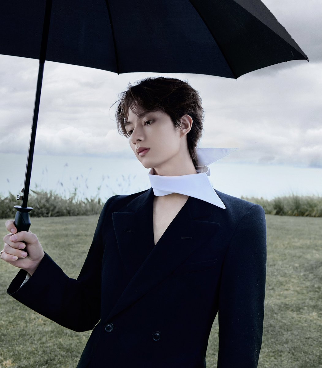 moontomeetyou's tweet photo. cast him in a time travel drama next… 

past life                                            present life https://t.co/5rTte1kobp