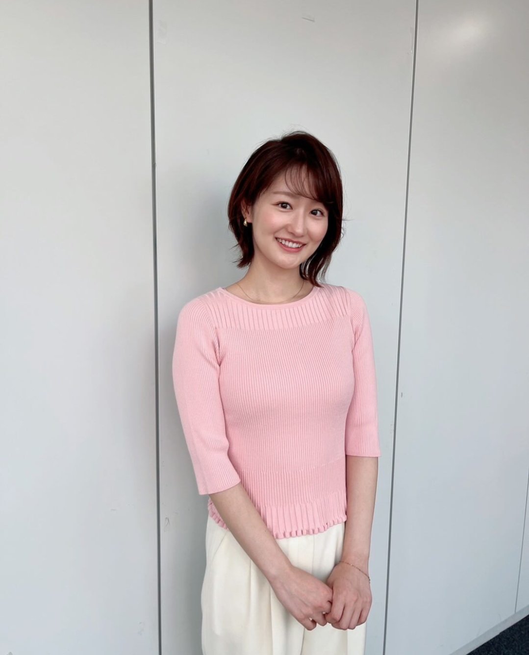 テレビ朝日　アナウンサー　佐藤ちひろ　直筆サイン色紙　抽選プレゼント　抽プレ 佐藤ちひろアナウンサーのサインと描きおろしイラストもついて
