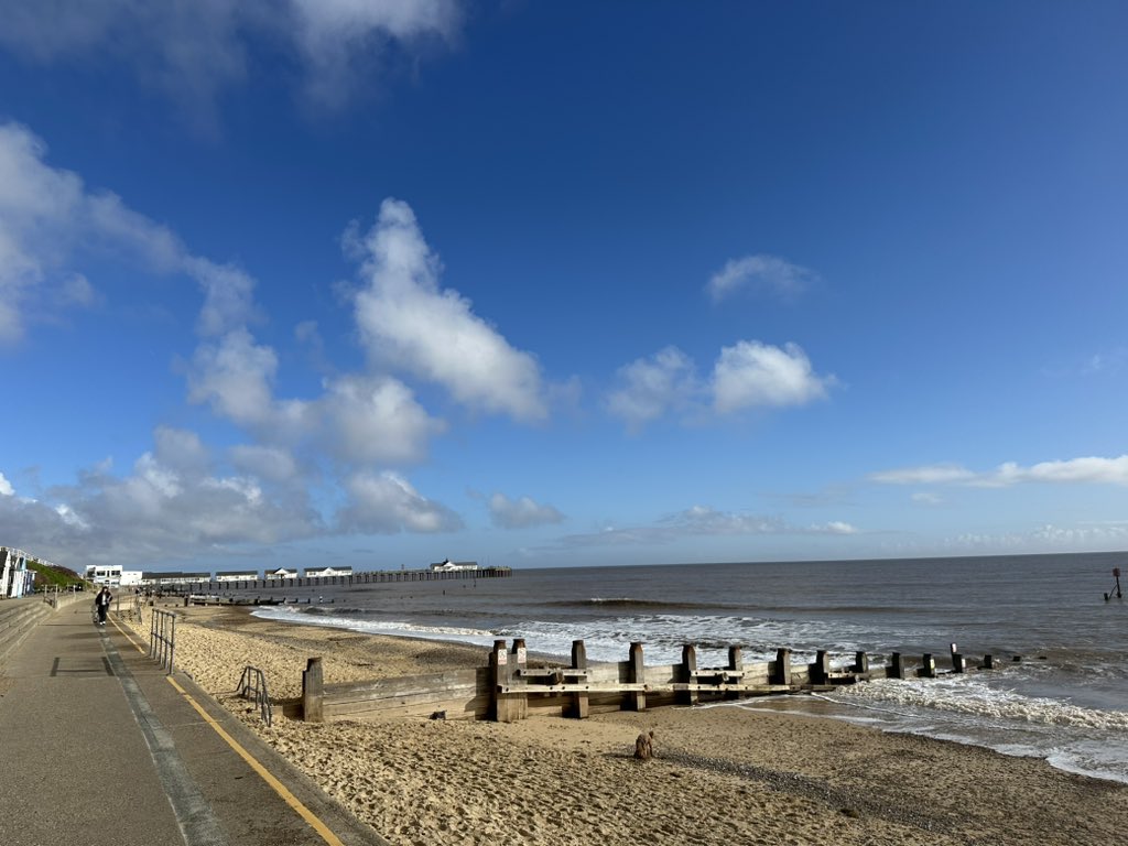 GeogFowkes's tweet photo. Day 3 and Day 4: Our Year 12's have been collecting loads of data in Southwold yesterday and today! Typical that the weather for heading home is perfect!! Sediment samples, questionnaires, property quality surveys, drone photography and much more completed #fieldwork #Smashingit https://t.co/CPibejSspi