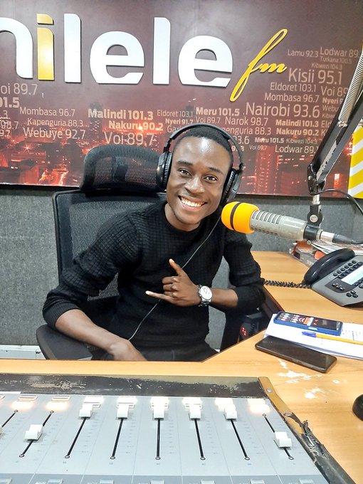 Milele FM (@milele_fm) on Twitter photo Karibu ndani ya #MisakatoYaSato kuanzia 6.00am hadi 10.00am. Unaskiza ukiwa wapi?
<a href="/meshmzitoh/">Meshack Jillani</a> Karibu ndani ya #MisakatoYaSato kuanzia 6.00am hadi 10.00am. Unaskiza ukiwa wapi?
<a href="/meshmzitoh/">Meshack Jillani</a>
