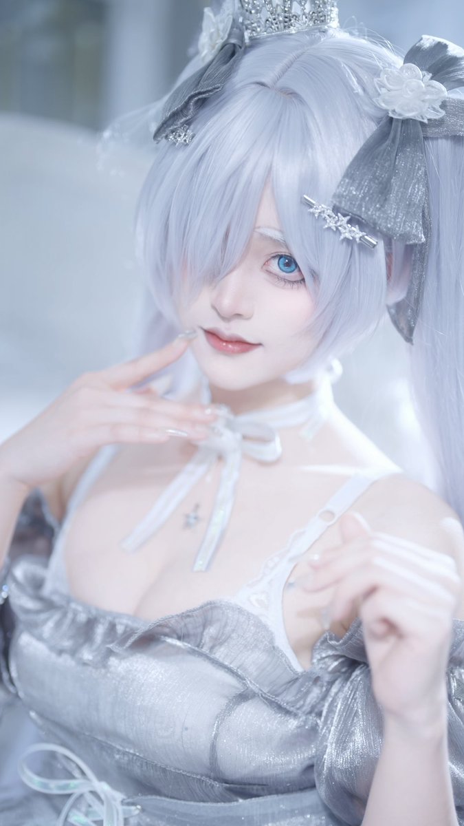 シンデレラ　NIKKE COS

🤍灰姑娘 水晶公主cos

📷<a href="/Nianlixixing/">念璃惜星</a> 

#NIKKE #ニケ #妮姬 
#NIKKEcosplay
