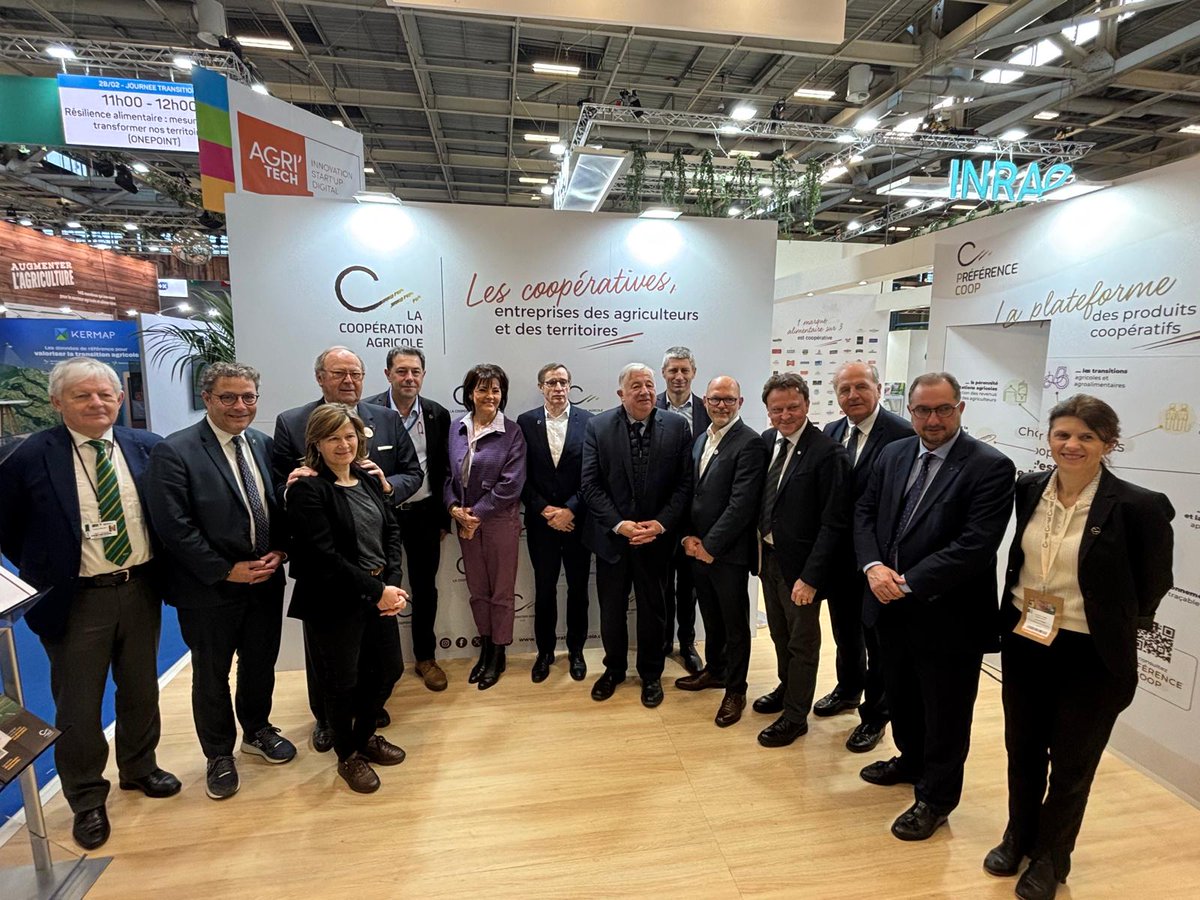 La Coopération Agricole (@lacoopagricole) on Twitter photo #SIA2025LCA |
Nous avons eu l’honneur de recevoir <a href="/gerard_larcher/">Gérard Larcher</a> et une équipe de sénateurs pour échanger sur les suites à donner au Parlement pour continuer à agir pour une Ferme France compétitive qui s'investi dans les transitions et qui produit ce que les Français consomment #SIA2025LCA |
Nous avons eu l’honneur de recevoir <a href="/gerard_larcher/">Gérard Larcher</a> et une équipe de sénateurs pour échanger sur les suites à donner au Parlement pour continuer à agir pour une Ferme France compétitive qui s'investi dans les transitions et qui produit ce que les Français consomment