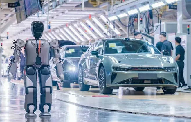 WuxiEco's tweet image. #Largemodel and embodied artificial intelligence have become the latest buzzwords in the tech industry💻, while humanoid robots🤖are emerging as the best medium of embodied #AI. 

In recent years, #WEDD has been seeking to boost its humanoid robot sector, fostering a wave of…