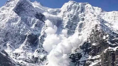 ChroniclesPrime's tweet photo. An avalanche has trapped 57 workers in Uttarakhand,India.

While 15 have been safely rescued, efforts are underway to rescue the remaining 42 workers. https://t.co/f1DoVi0kFv