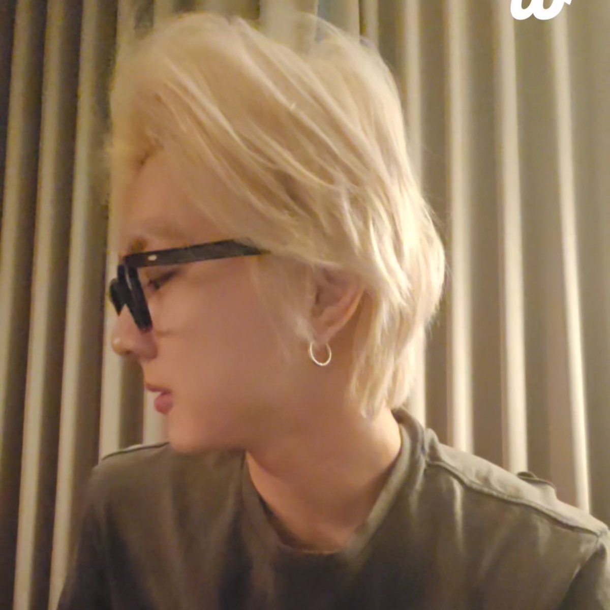 เคะหัวทองมอมๆใส่แว่น = ยัยซาน 100%