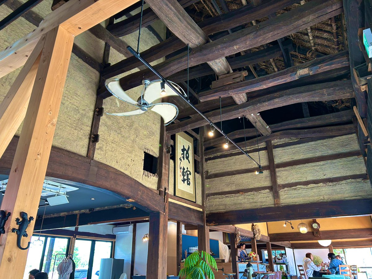 ngrkcl's tweet image. カフェ併設、伝説の店のシェフが千葉大網市にオープンした恐ろしく感じのよいお店に行ってきました。Yokokura store house と同じく、ラーメンとい枠を超えたなにか美味しいもの、という感じでした。
#黒揚羽森住