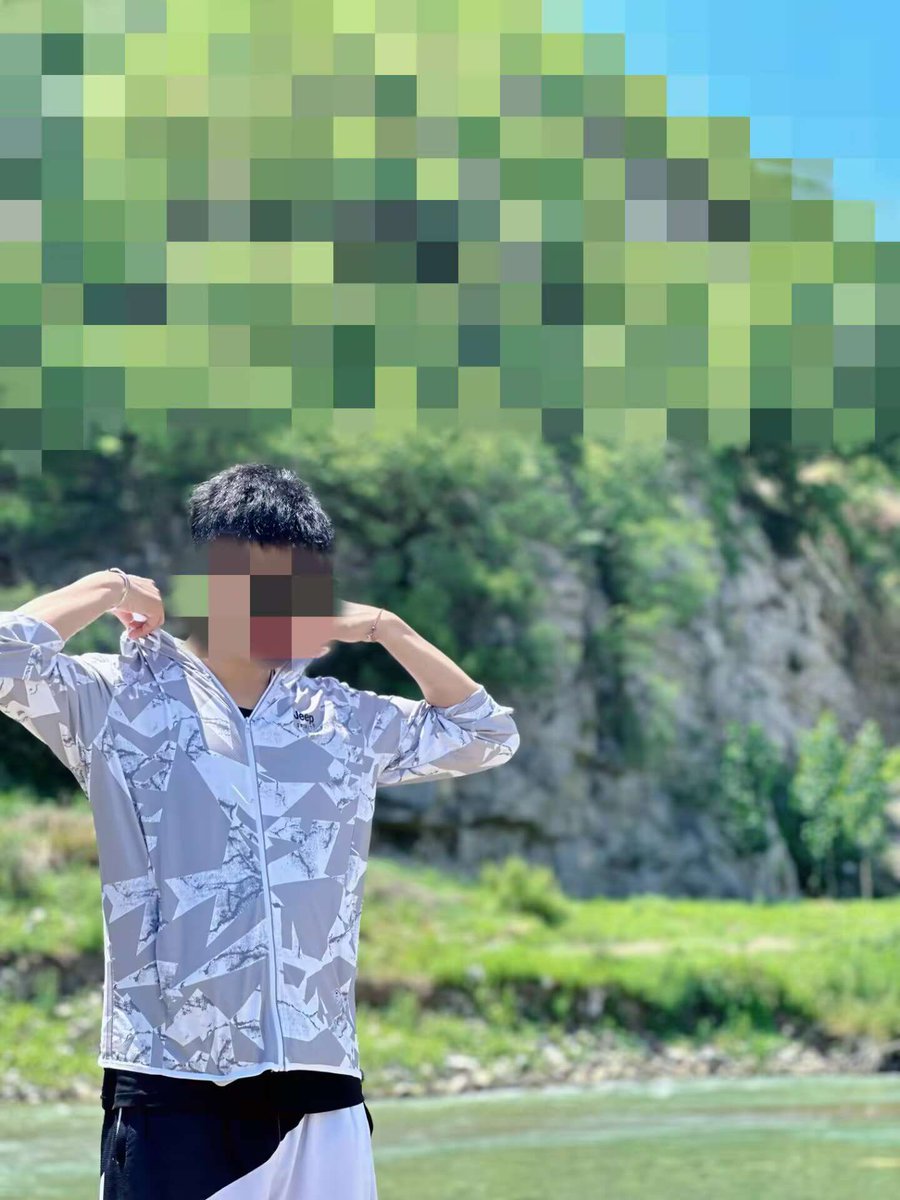 类型：未婚 京籍
98-184cm-80kg找情侣或fq
北京-石景山（苹果园）/朝阳(大望路）#北京 
自我介绍：互联网行业，211本，性格比较外向，阳光幽默健谈