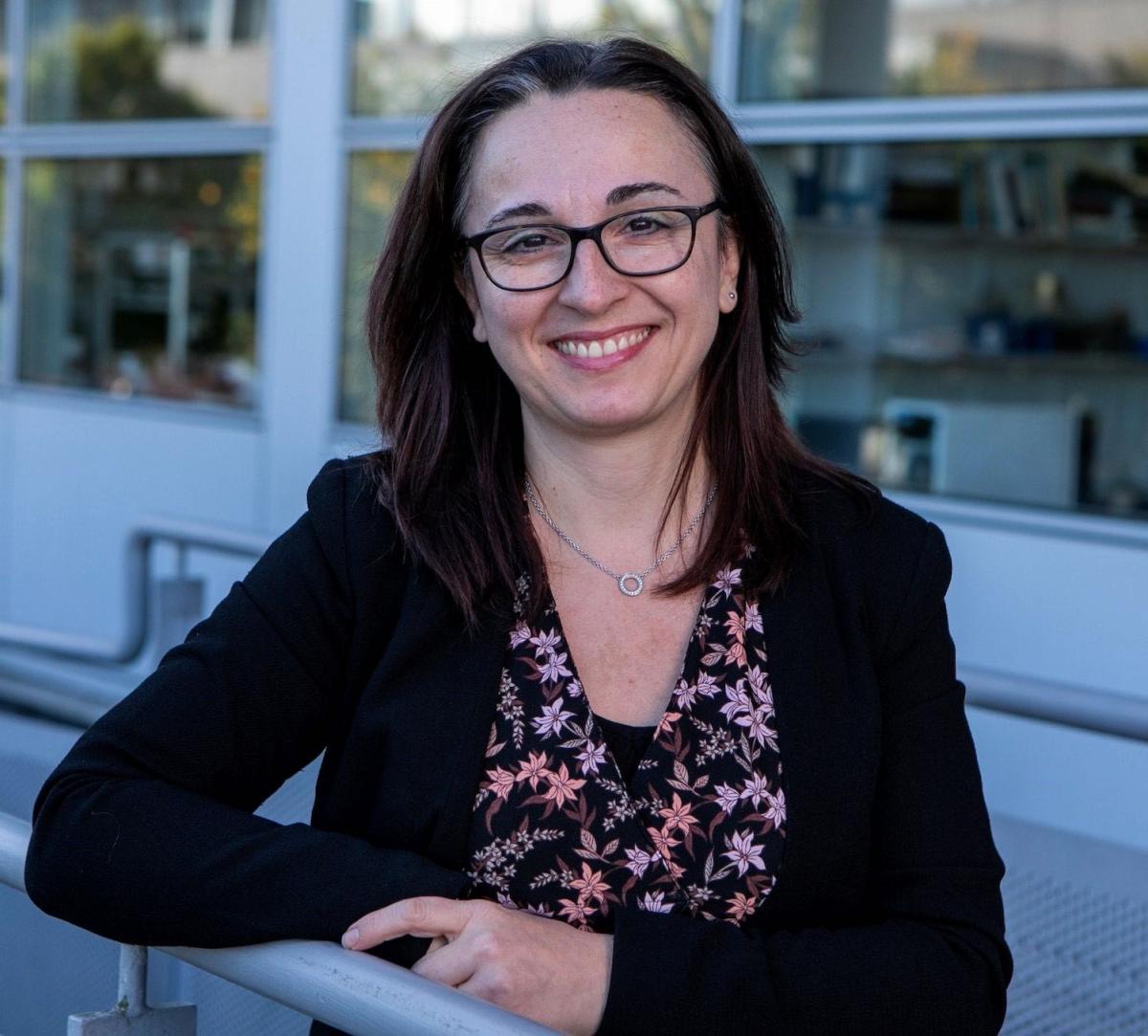 DCU Computing (@dcucomputing) on Twitter photo Dr Alessandra Mileo (<a href="/DCU/">Dublin City University</a>) has been awarded €715K for her project on human-centred, explainable AI in medical diagnostics. Her research aims to break open the AI 'black box,' ensuring clinicians can understand & trust AI-supported diagnoses. 🔗 Read more: dcu.ie/computing/news… Dr Alessandra Mileo (<a href="/DCU/">Dublin City University</a>) has been awarded €715K for her project on human-centred, explainable AI in medical diagnostics. Her research aims to break open the AI 'black box,' ensuring clinicians can understand & trust AI-supported diagnoses. 🔗 Read more: dcu.ie/computing/news…