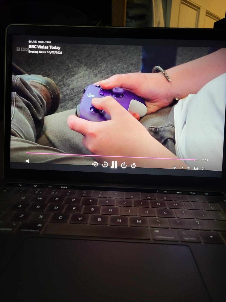 Guess who was on #BBC news recently and forgot to shout about it?

Briefly talked about #indiegamedev in North Wales and they included some old footage of ROVA 📸🪐

#gaming #cozygames