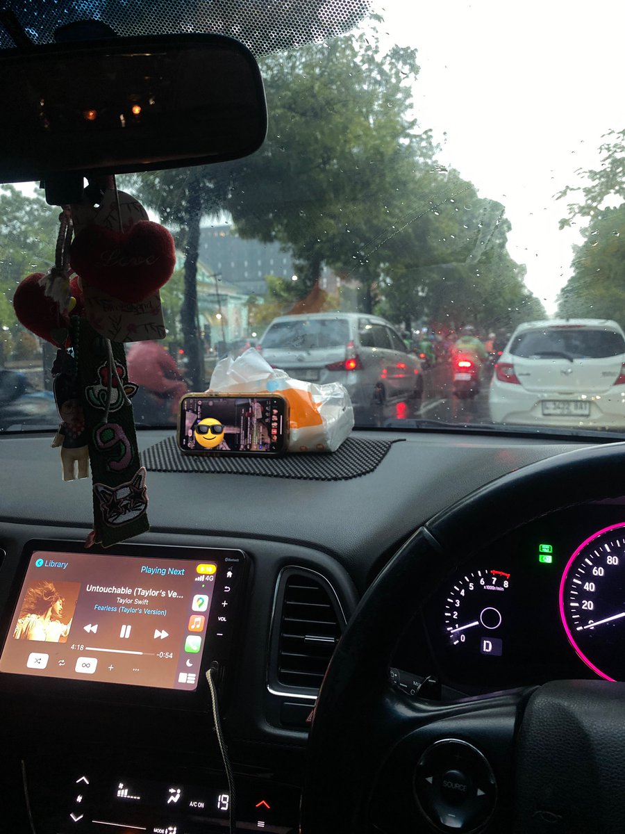 breadvrn's tweet image. aku pgn bawa pesawat