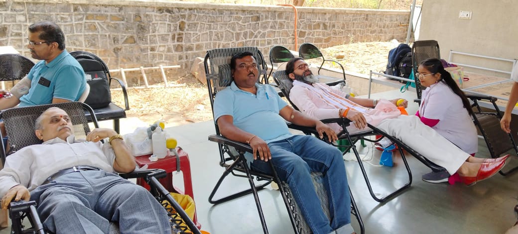 VCOMGAHV's tweet image. महात्मा गांधी अंतरराष्ट्रीय हिंदी विश्वविद्यालय में गुरुवार, 27 फरवरी को राष्ट्रीय सेवा योजना की ओर से स्वातंत्र्यवीर विनायक दामोदर सावरकर के स्मृति दिवस के उपलक्ष्य में धन्‍वतरि चिकित्‍सालय में रक्तदान शिबिर का आयोजन किया गया। 

@_NSSIndia