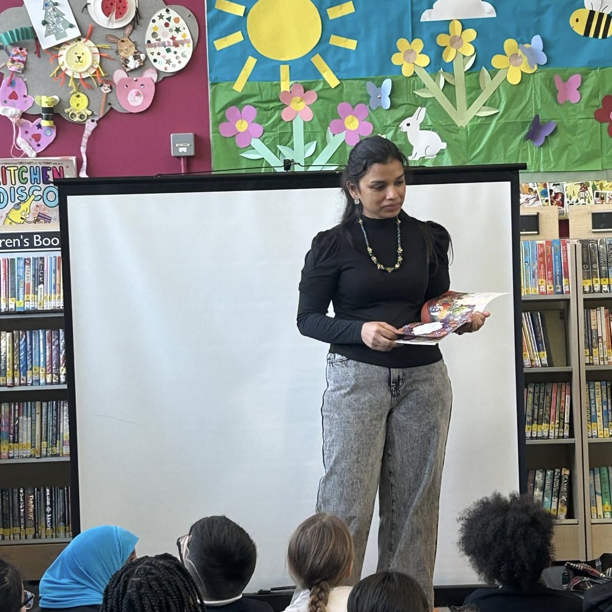 GreenwichLibs's tweet image. Children in years 3 and 4 from Rockcliffe Manor School enjoyed an engaging author visit from Ramya Julian at #SladeLibrary earlier this week! They learnt about inspiring human rights heroes and got to make their own hero mask 🦸‍♂️ #LoveYourLibrary