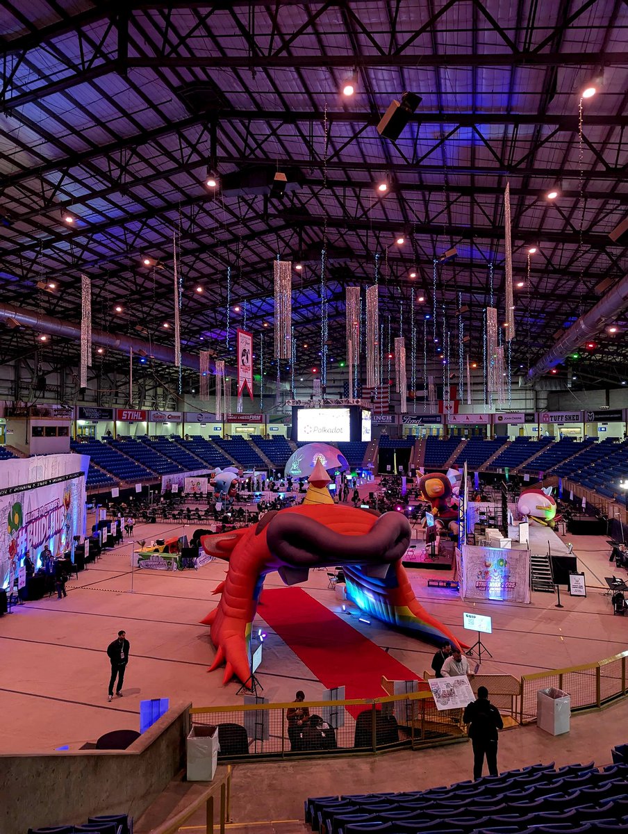 ETHDenver is in full swing! Keep an eye out for anyone wearing the Expedite hoodie and say hello! 👀✨😎

<a href="/EthereumDenver/">ETHDenver 🏔🦬🦄</a>