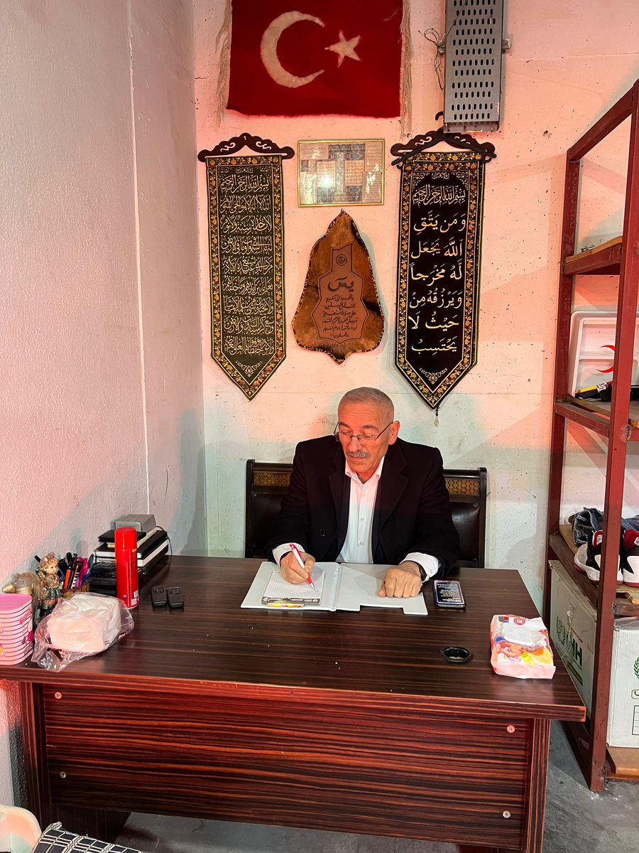 kmdernegi's tweet photo. Ramazan Başladı! Umudu ve Dayanışmayı Büyütelim! 🌙

Bu mübarek ayda mahkumların ve ailelerinin yanında olmak için siz de destek olun!

📦 Gıda kolisi
👕 Giyim desteği
📚 Kitap ve eğitim materyalleri
🎁 Çocuklar için hediyeler

📞 0212 873 67 00
🌍 https://t.co/gyAYJJPqdp https://t.co/MxWvW6DDZ2