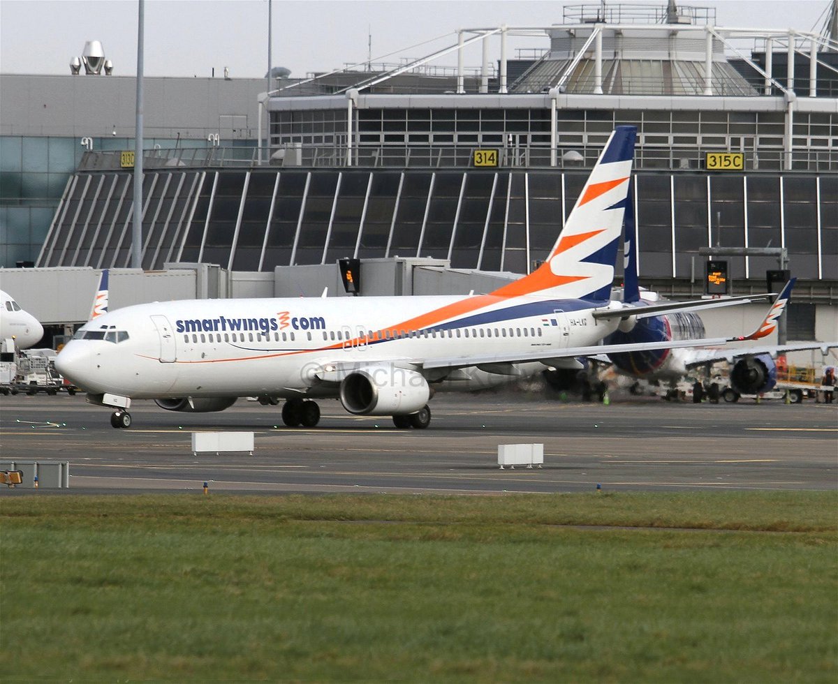 Michaelkelly707's tweet photo. Just after 1030PM last night, Thursday 27th Feb, this Irish Government chartered @SmartwingsGroup Boeing 737 departed Dublin for Tbilisi, Georgia with 32 deportees
 #Immigration #GNIB #DeportationFlight https://t.co/0QEIldMIKF